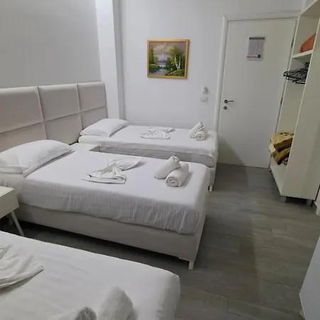 Edina By Hp 4*