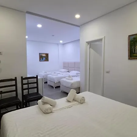 Edina By Hp 4*