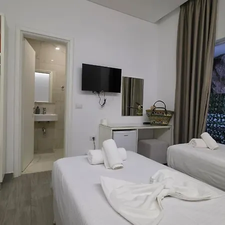 Edina By Hp 4*